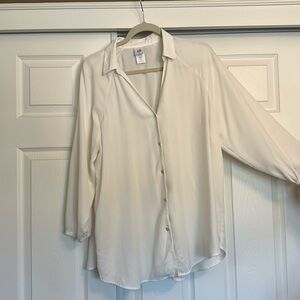 CAbi 3/4 sleeve blouse with pearl button detail, size L